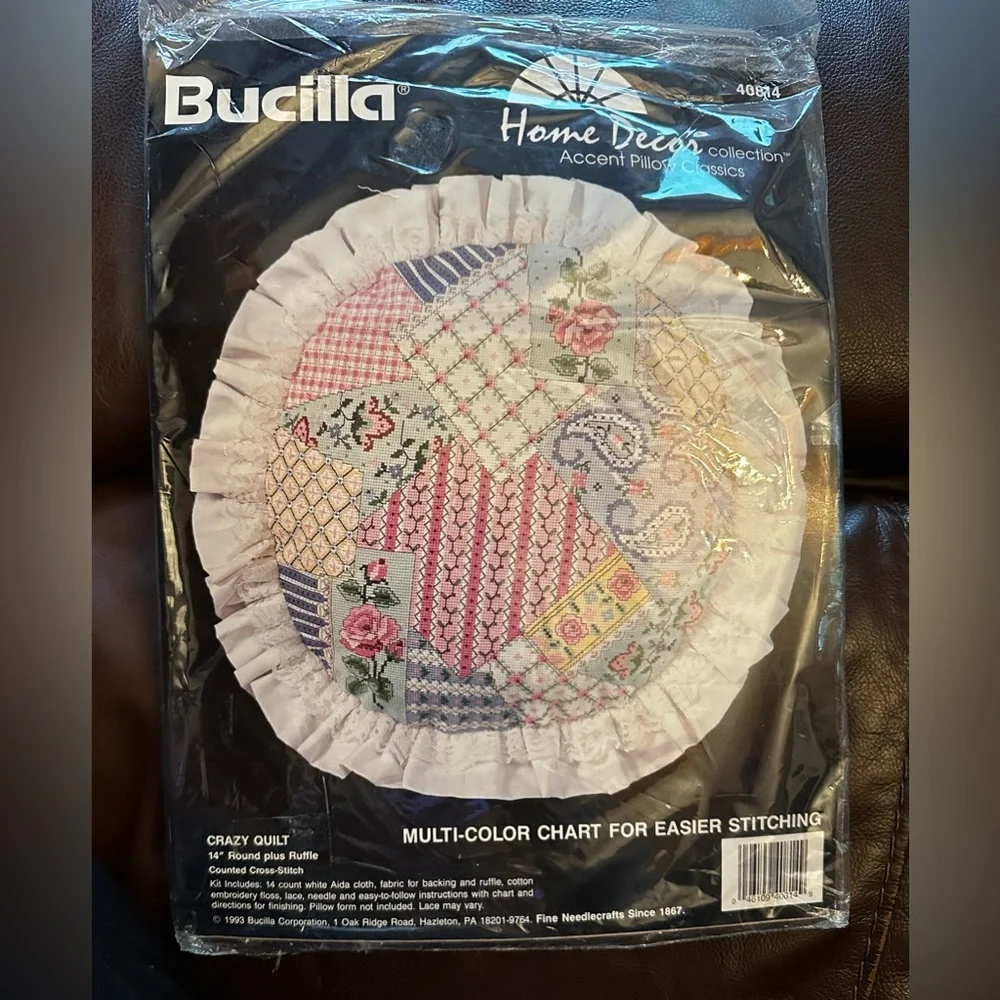 1993 Bucilla Counted Cross‎ Stitch Round Pillow Kit Crazy Quilt #40814